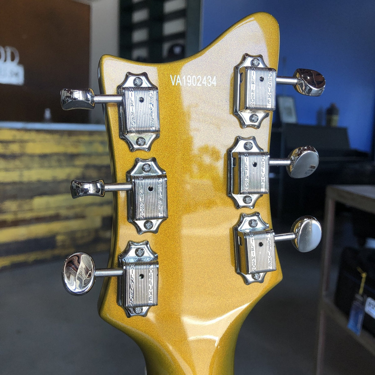 Rivolta Guitars Mondata II HB - Capo Gold
