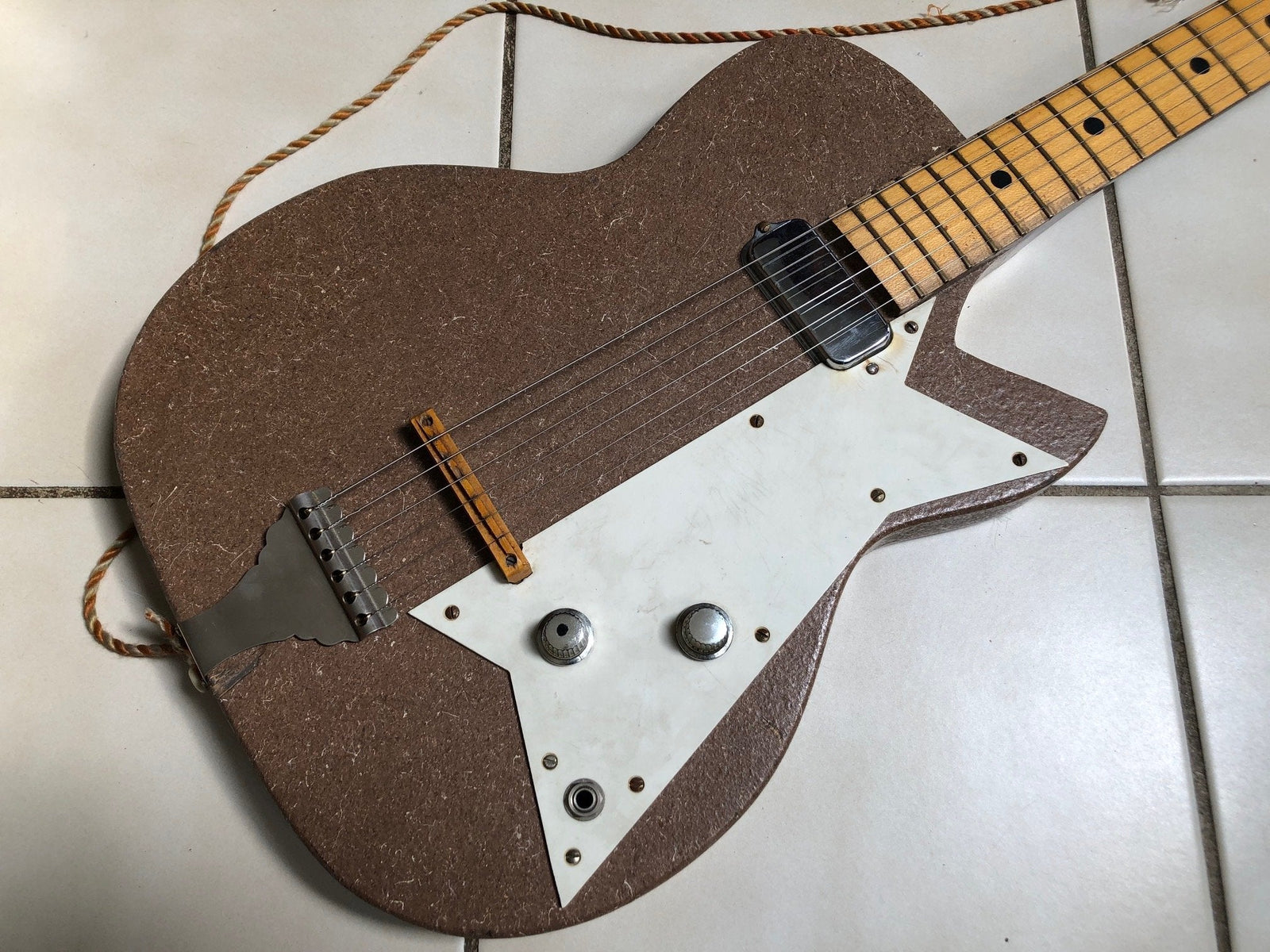 Vintage 1950’s Kay Sizzler guitar and case