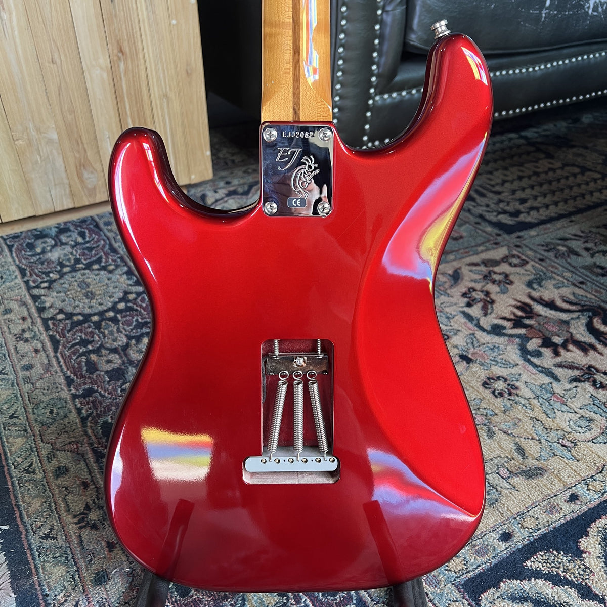 Fender Eric Johnson Signature Stratocaster – Candy Apple Red – Serial EJ02082