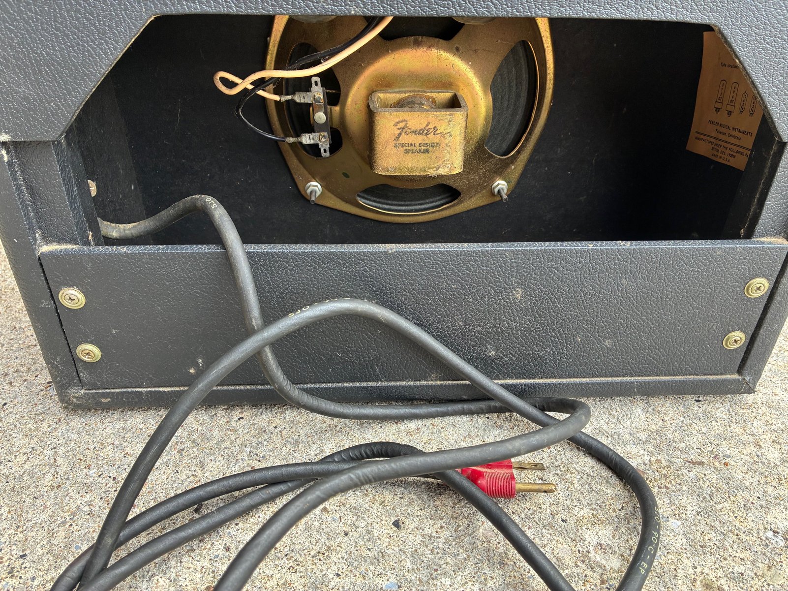 Vintage 1976 Fender Vibro Champ Guitar Amplifier - 100% Original