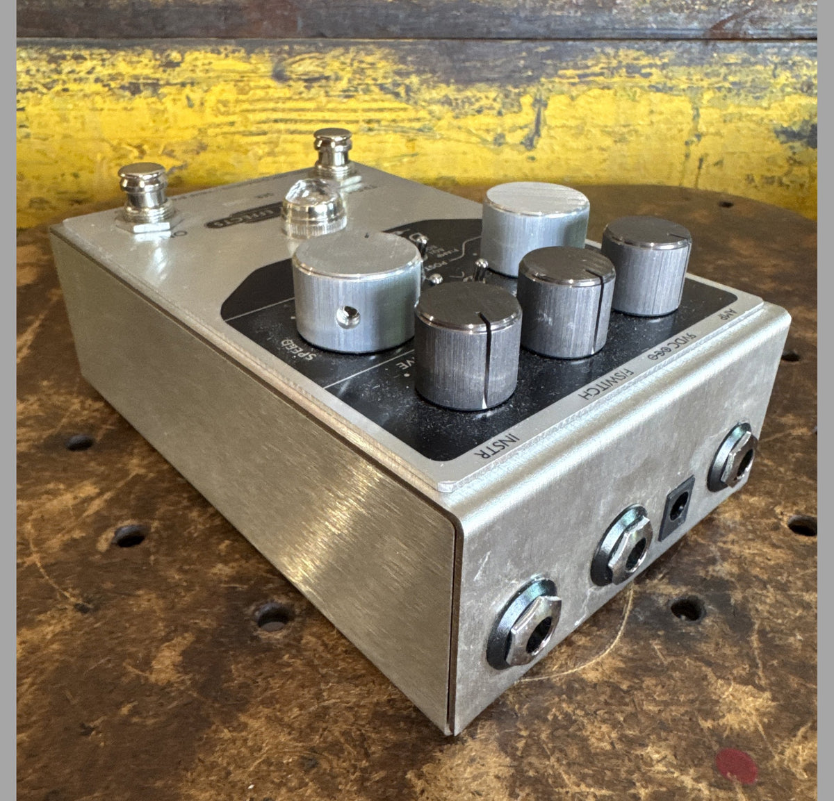 Origin Effects Deluxe61 Amp Tremolo & Drive