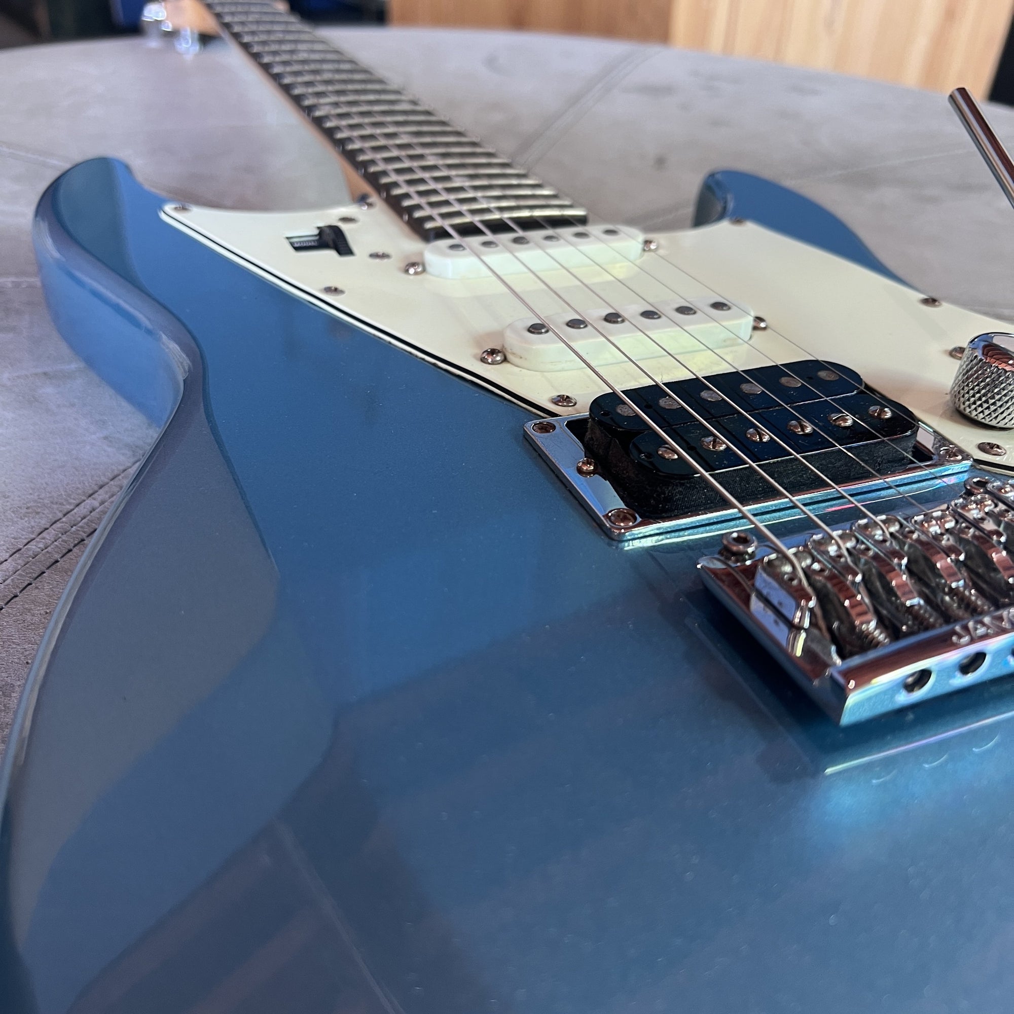 Line 6 JTV-69 James Tyler Variax Modeling Electric Guitar - Lake Placid Blue