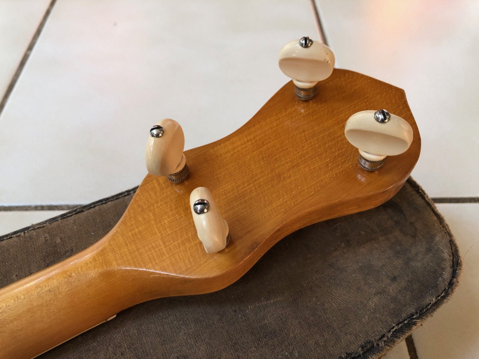 1925 Gibson TB-0 tenor banjo vintage guitar