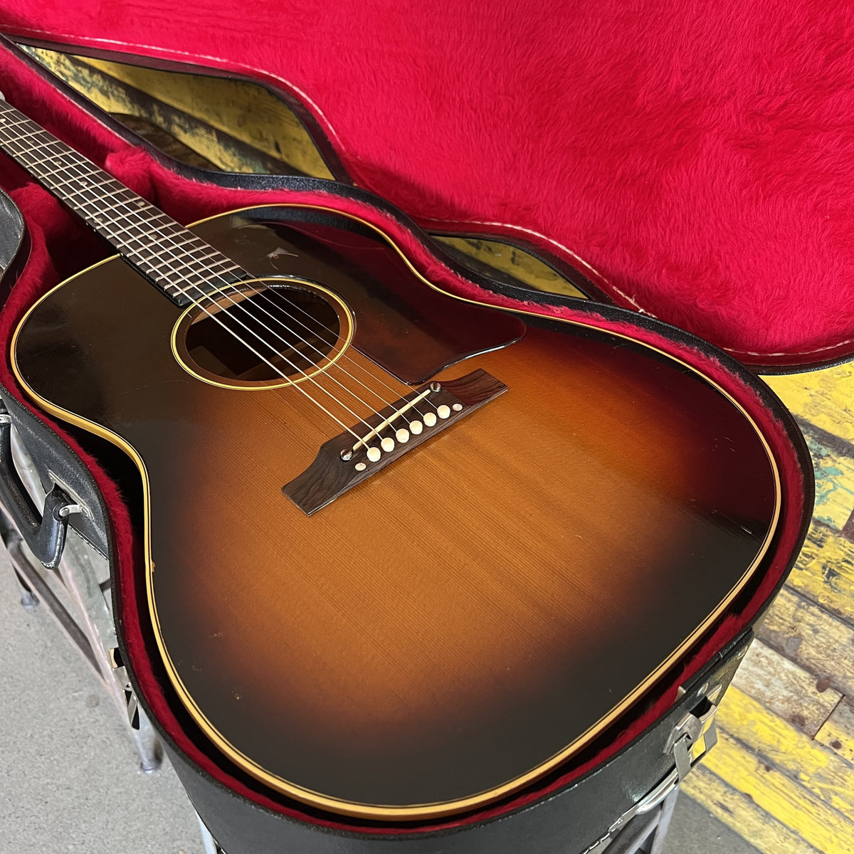 Vintage 1968 Gibson B-25 Acoustic Guitar – Sunburst (Original Case)