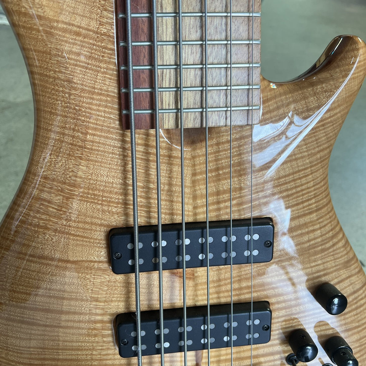 Keith B. Roscoe SKB-3006 Custom 6 String Bass Guitar