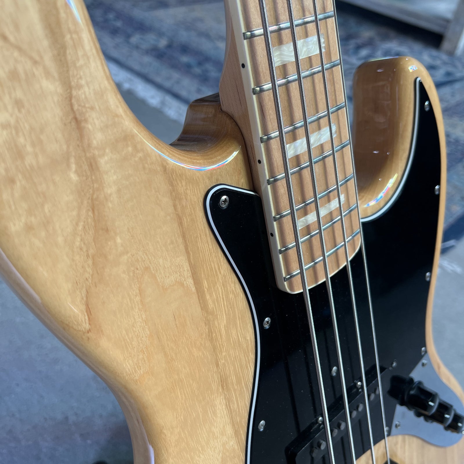 Fender Crafted in Japan (CIJ) 1975 Reissue Jazz Bass (JB75) – Natural Ash with Maple Neck (2004-2005)
