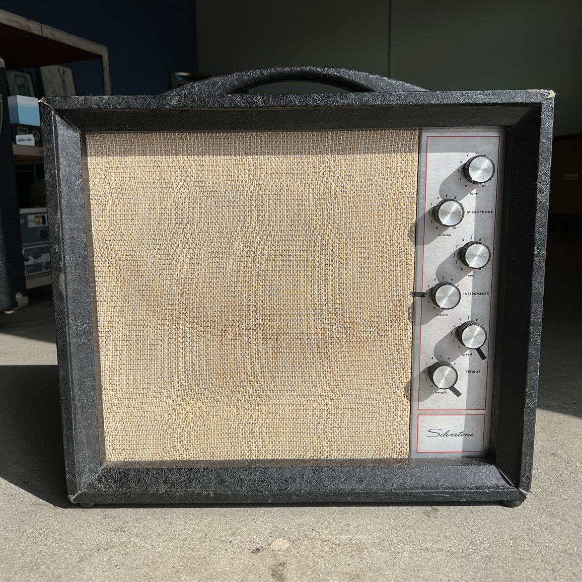 1961 Silvertone 1472 10W Guitar Amplifier