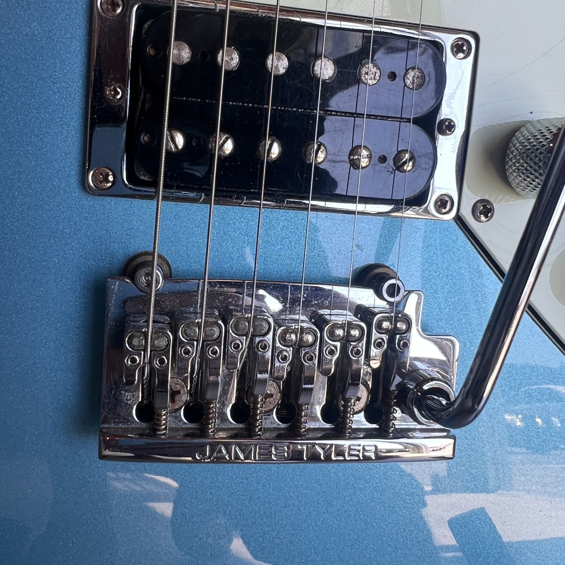 Line 6 JTV-69 James Tyler Variax Modeling Electric Guitar - Lake Placid Blue