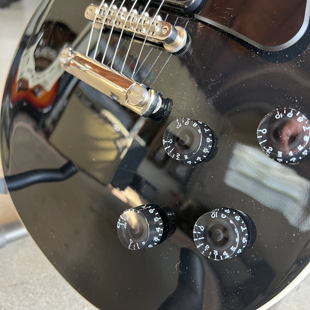 2016 Gibson Les Paul Classic - Ebony