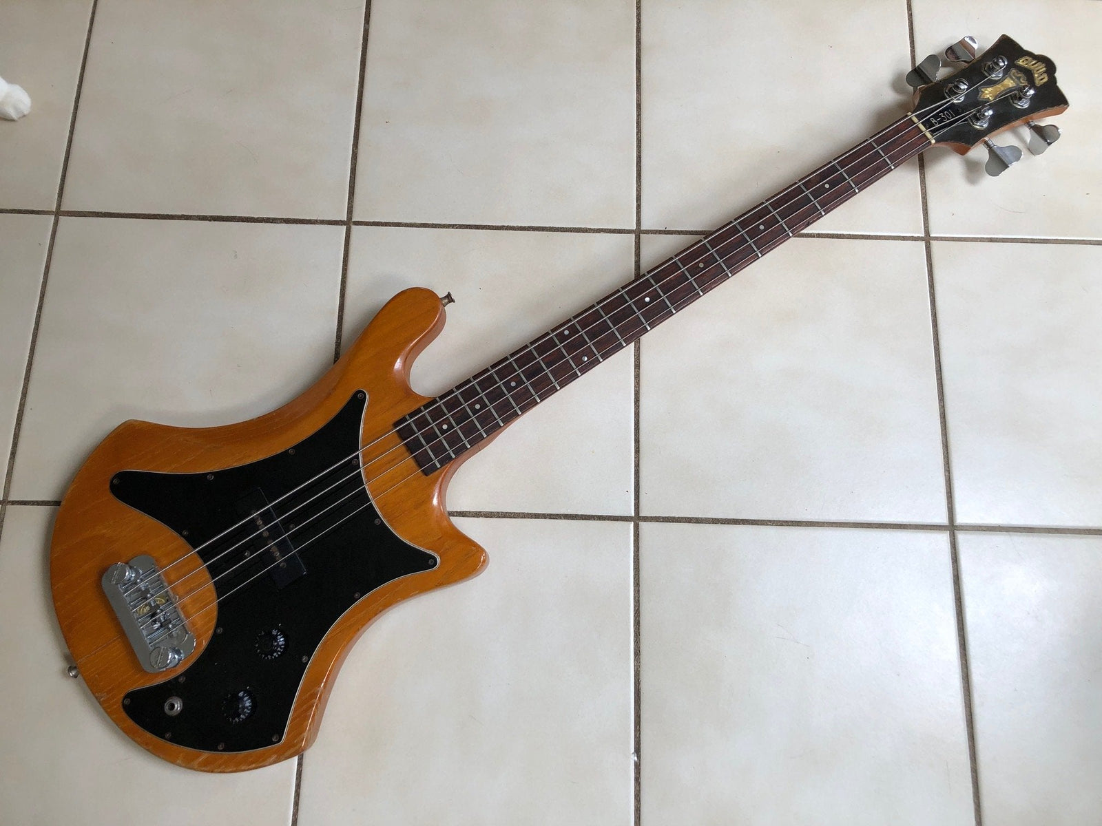Vintage 1977 Guild B-301 Electric Bass Guitar