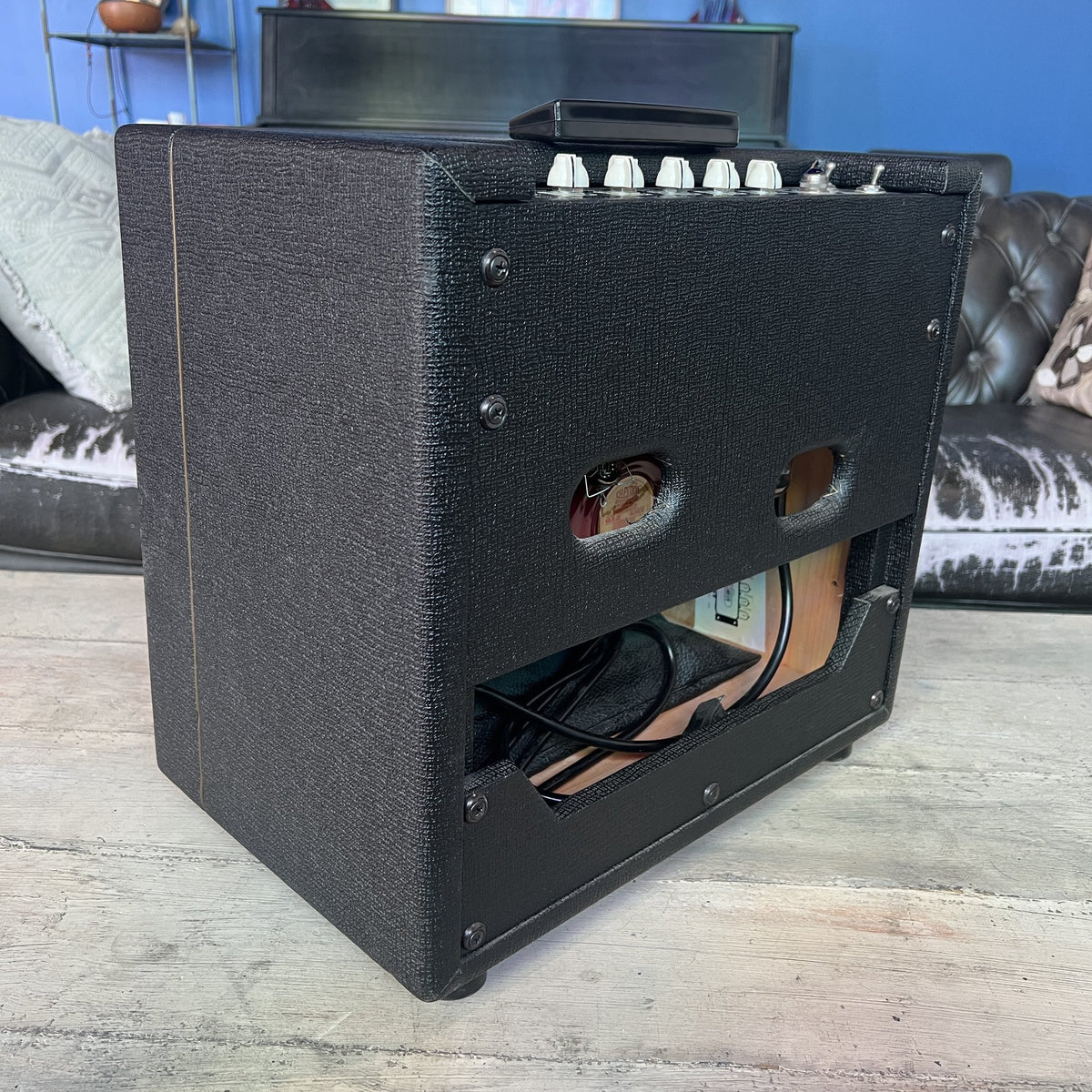 Swart MOD 84 15-Watt Tube Combo Amplifier – Black Tuxedo with Celestion Alnico Ruby