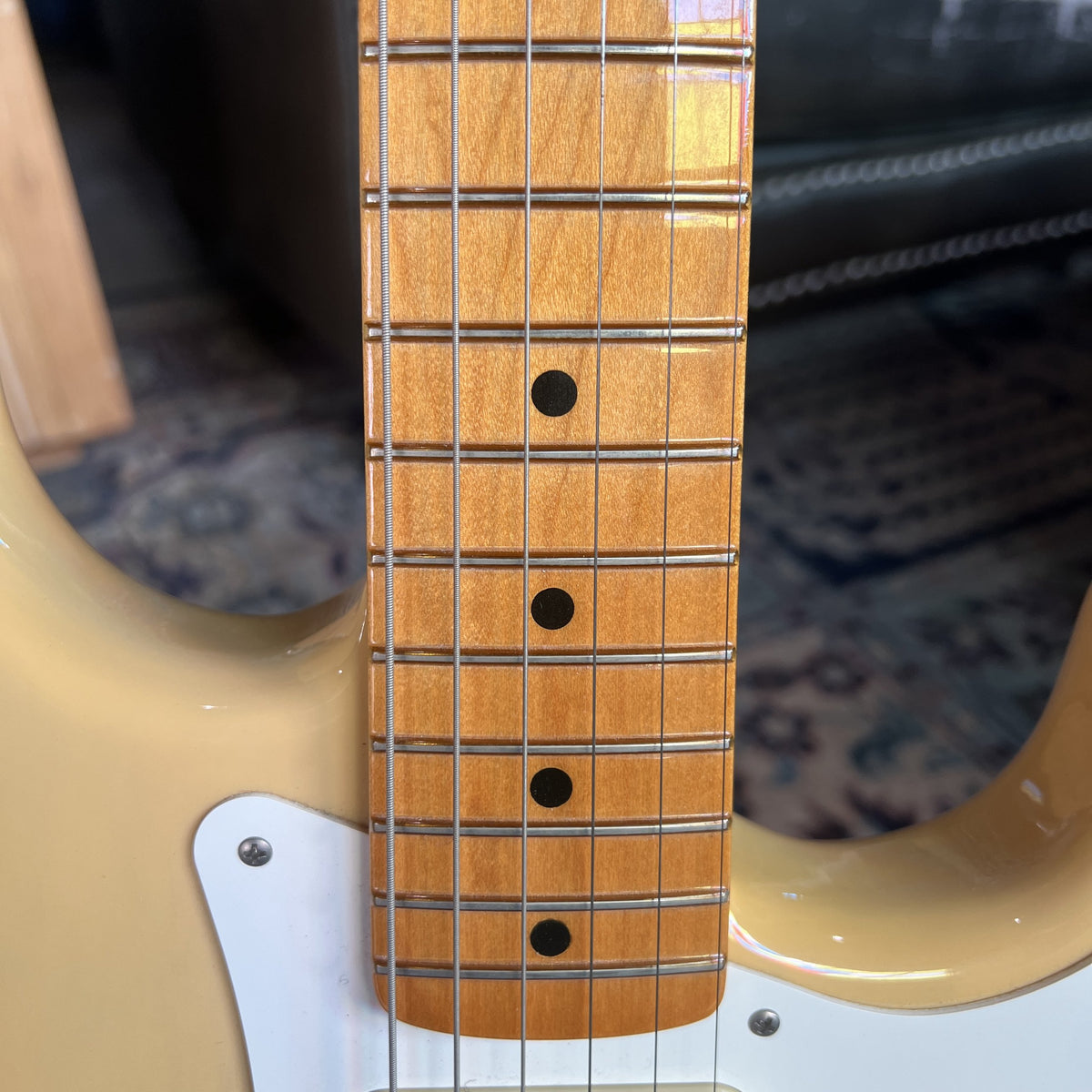 Fender American Vintage II 1957 Stratocaster – Ash Body, Vintage Blonde
