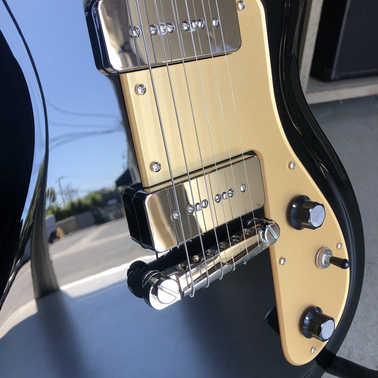 Rivolta Guitars Combinata VII - Toro Black