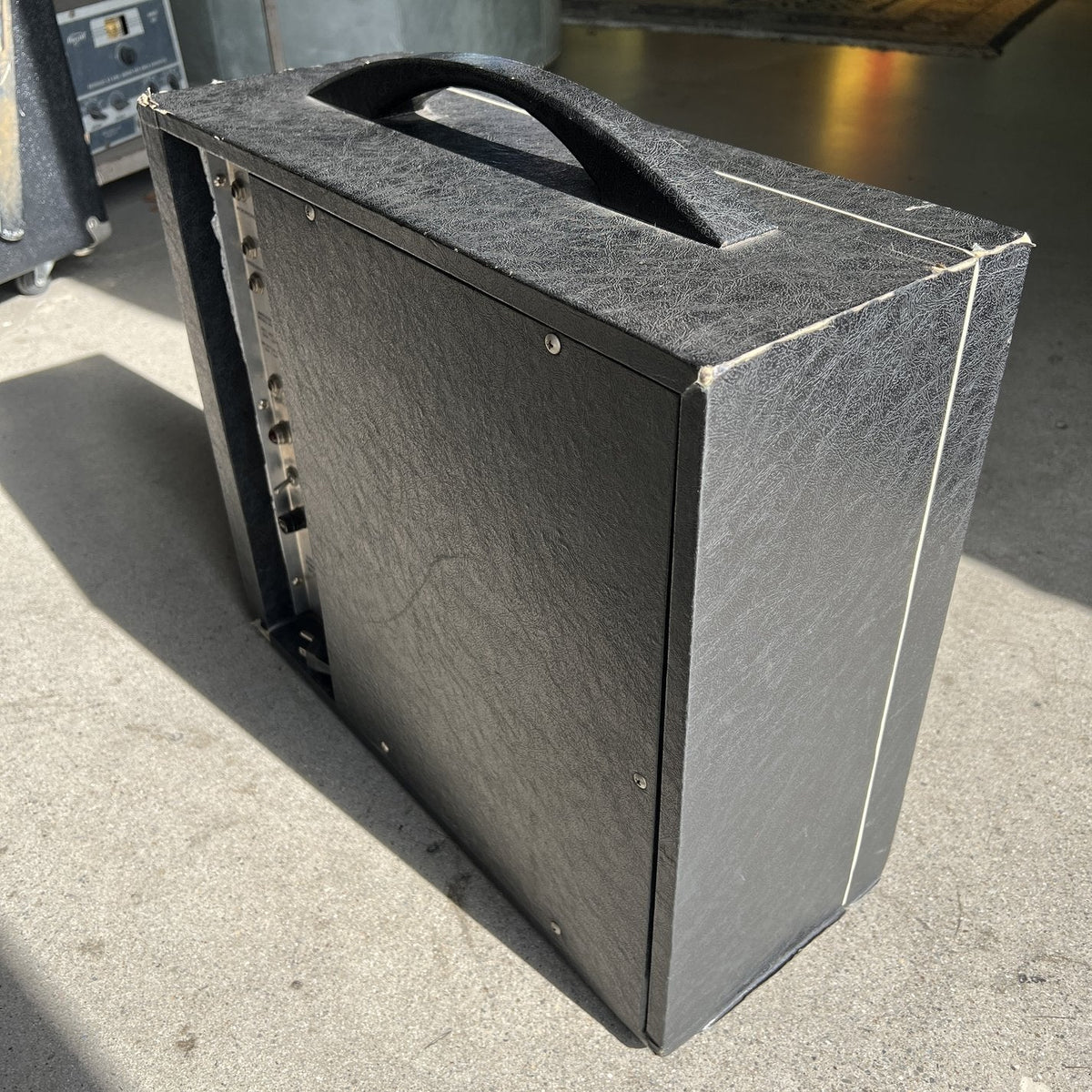 1961 Silvertone 1472 10W Guitar Amplifier