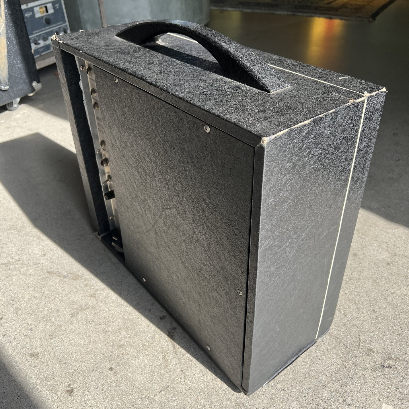 1961 Silvertone 1472 10W Guitar Amplifier