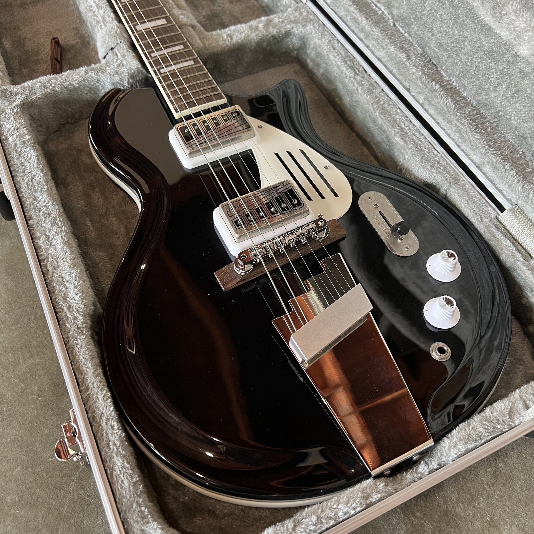 2016 Supro 1575JB Black Holiday
