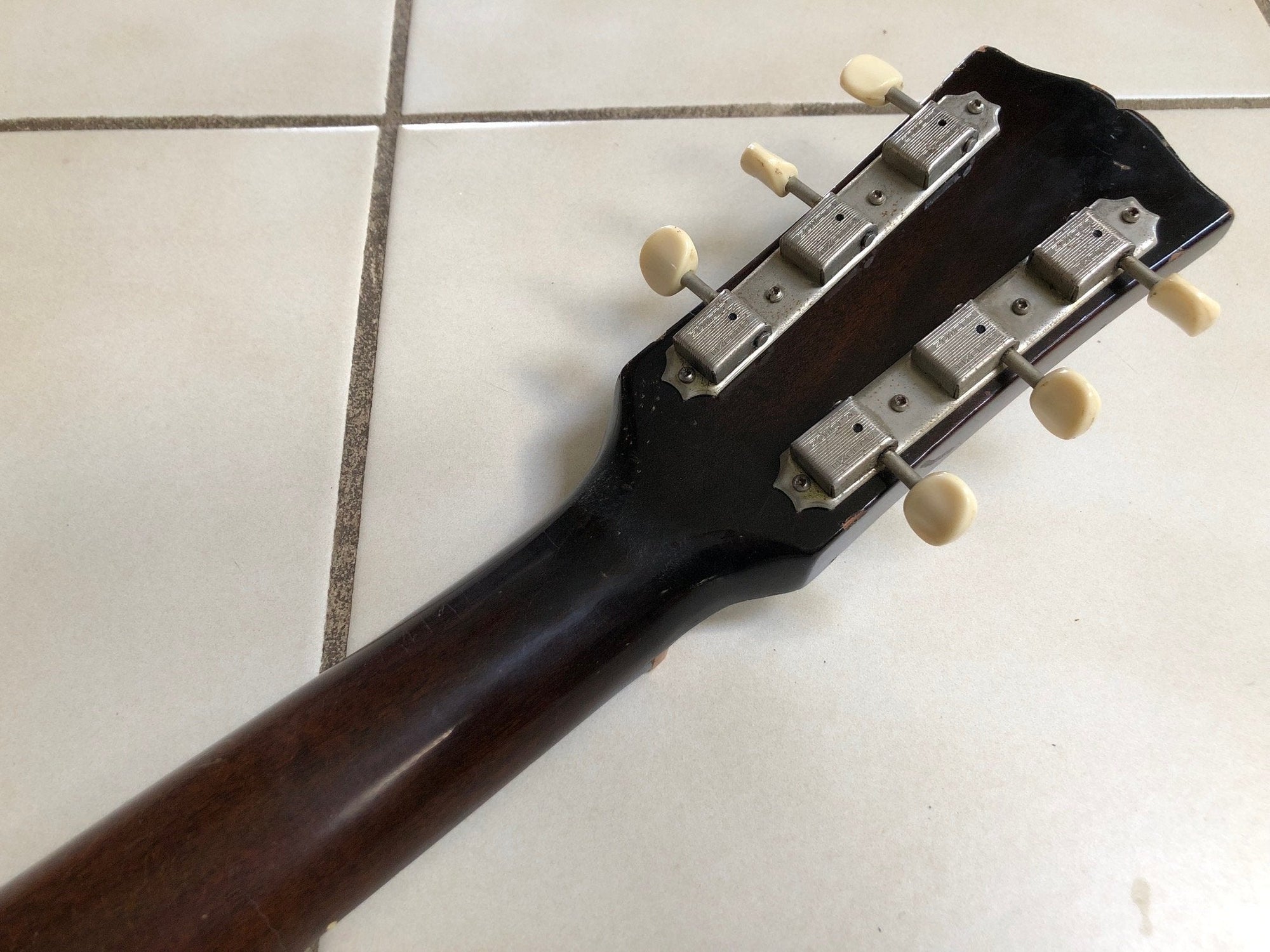 Vintage 1960 Gibson LG-2 Acoustic Guitar