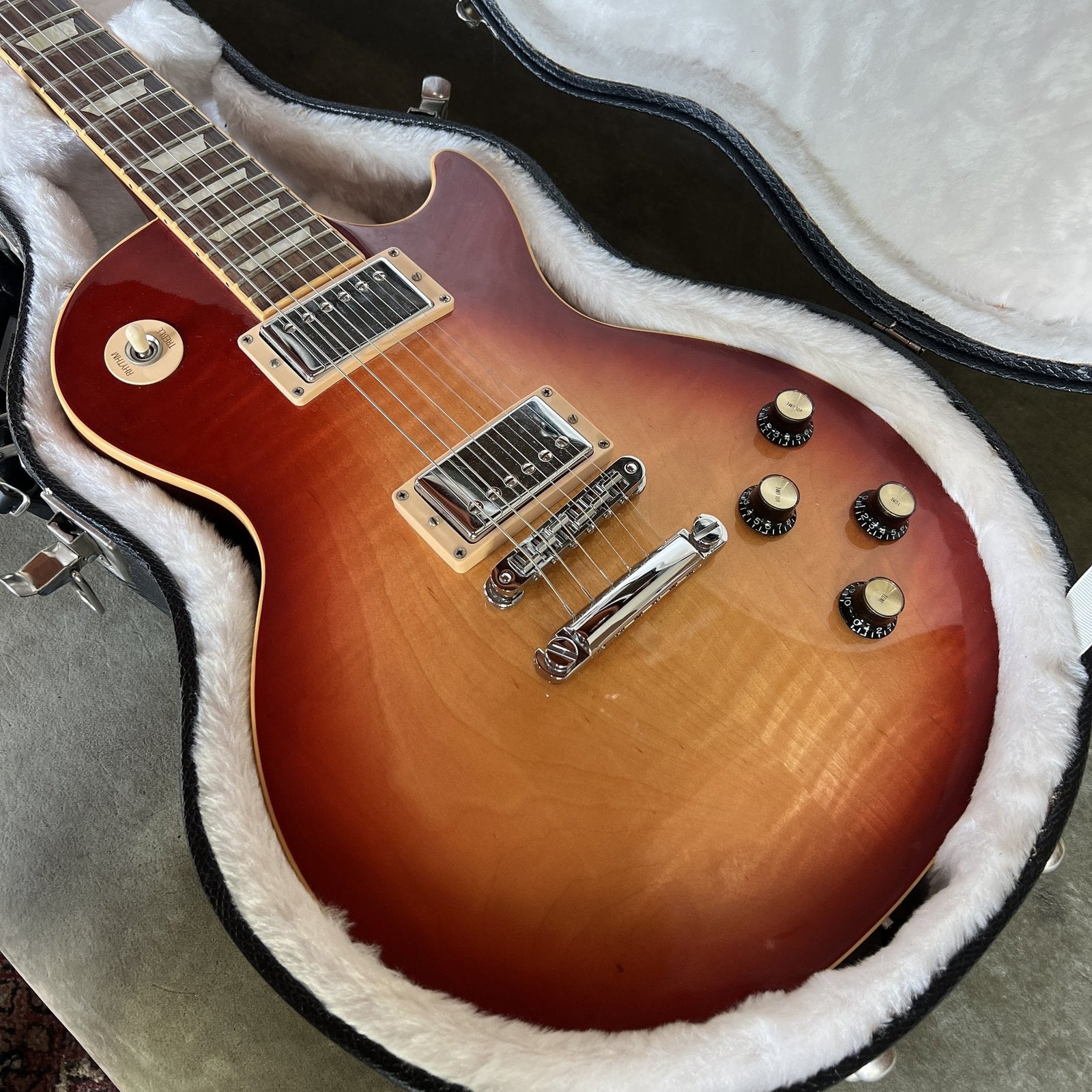 2008 Les Paul Standard, Heritage Cherry Sunburst