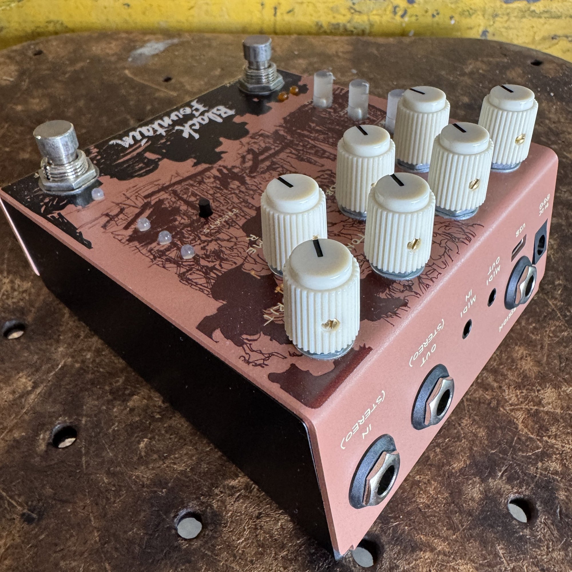 Old Blood Noise Endeavors Black Fountain Stereo - Terracotta
