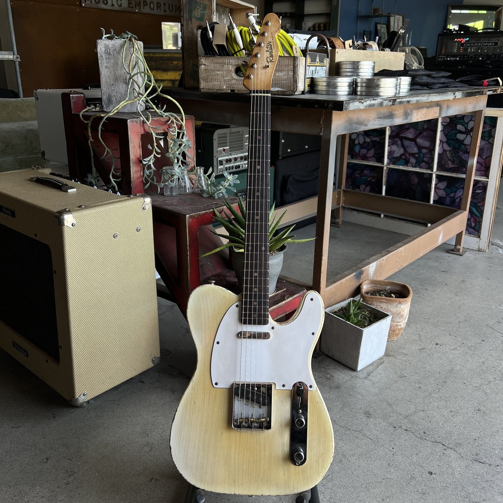 Revelator Guitars - RetroSonic T-Style - White Guard - #63640