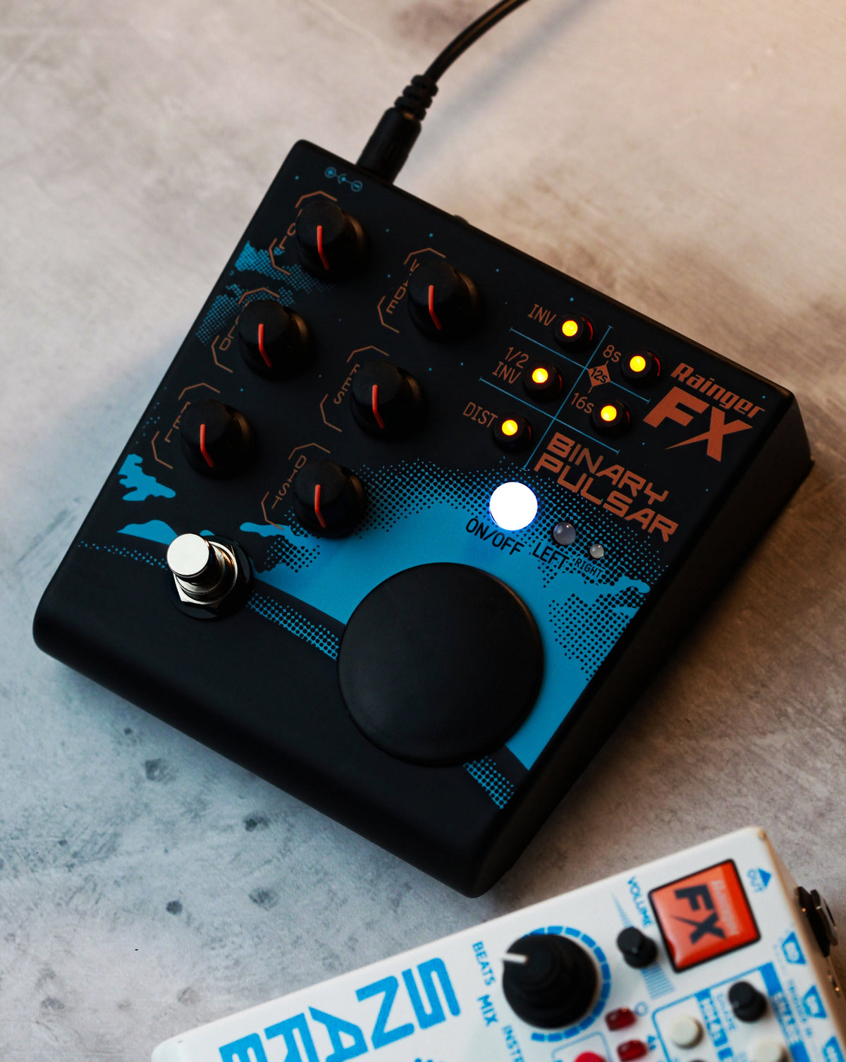 Rainger FX Binary Pulsar Stereo Sidechain, Panner & Tremolo Pedal