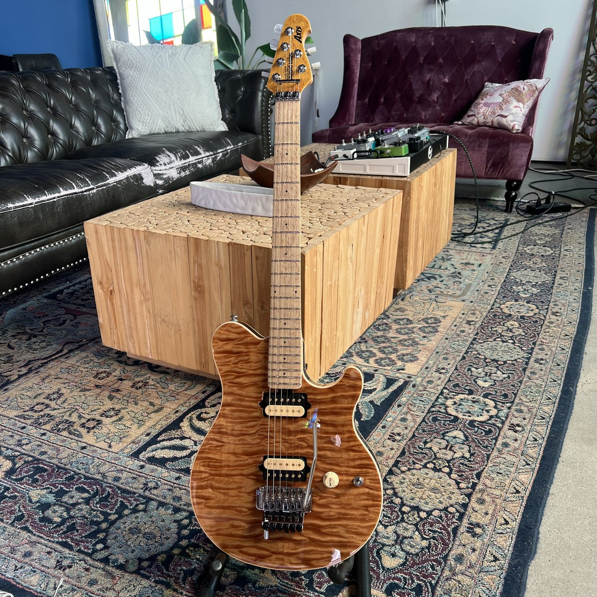 Ernie Ball Family Reserve Music Man Axis Double Trouble - Quilted Translucent Gold