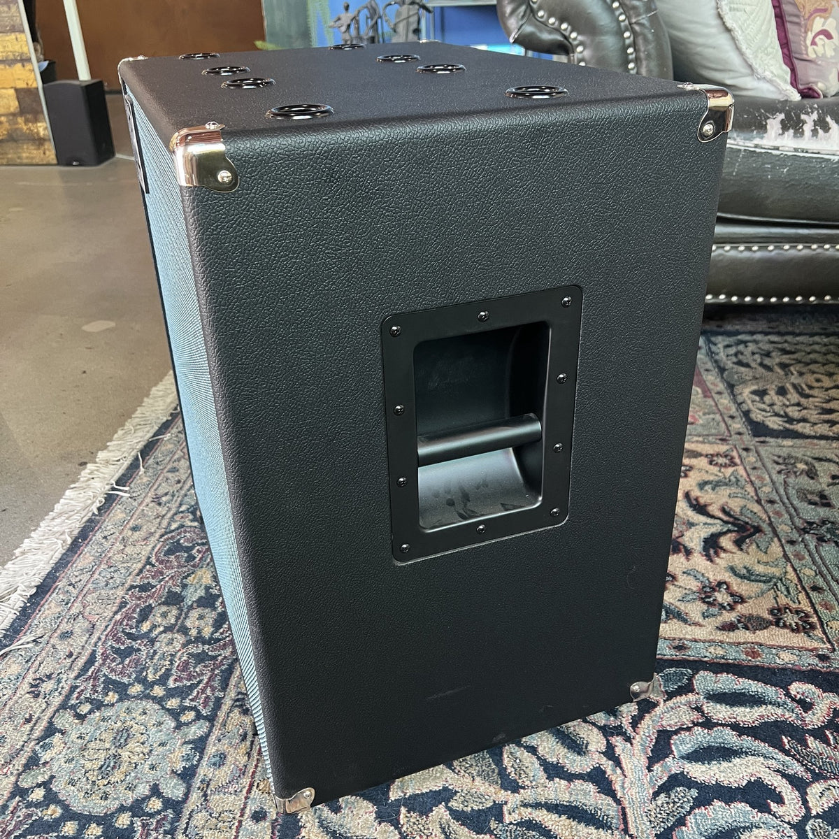 Ampeg SVT-212AV 600-Watt 2x12" Bass Speaker Cabinet - Black (Excellent Condition)