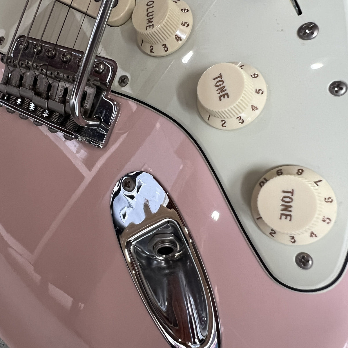 2022 Fender American Original '60s Stratocaster - Shell Pink