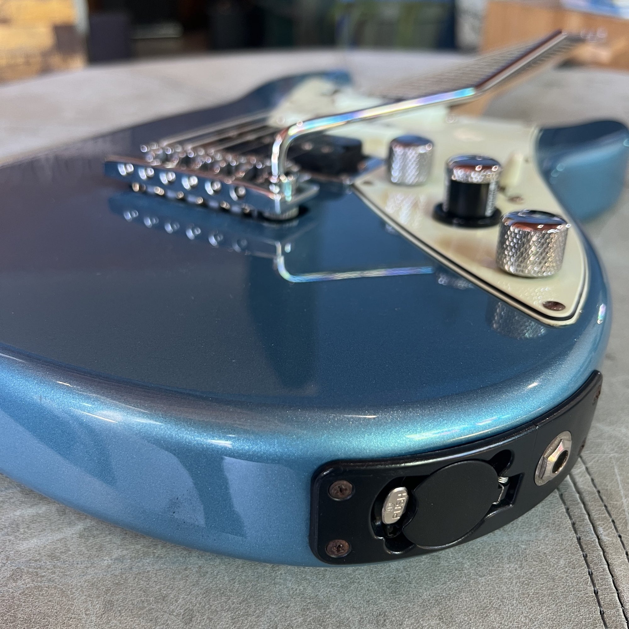 Line 6 JTV-69 James Tyler Variax Modeling Electric Guitar - Lake Placid Blue