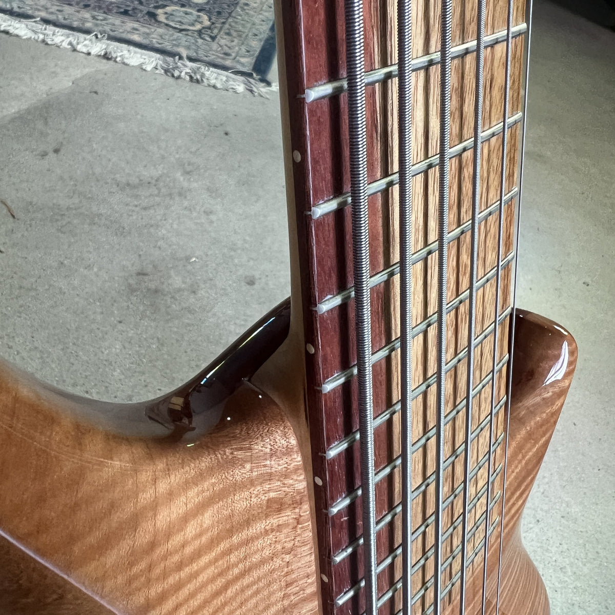 Keith B. Roscoe SKB-3006 Custom 6 String Bass Guitar