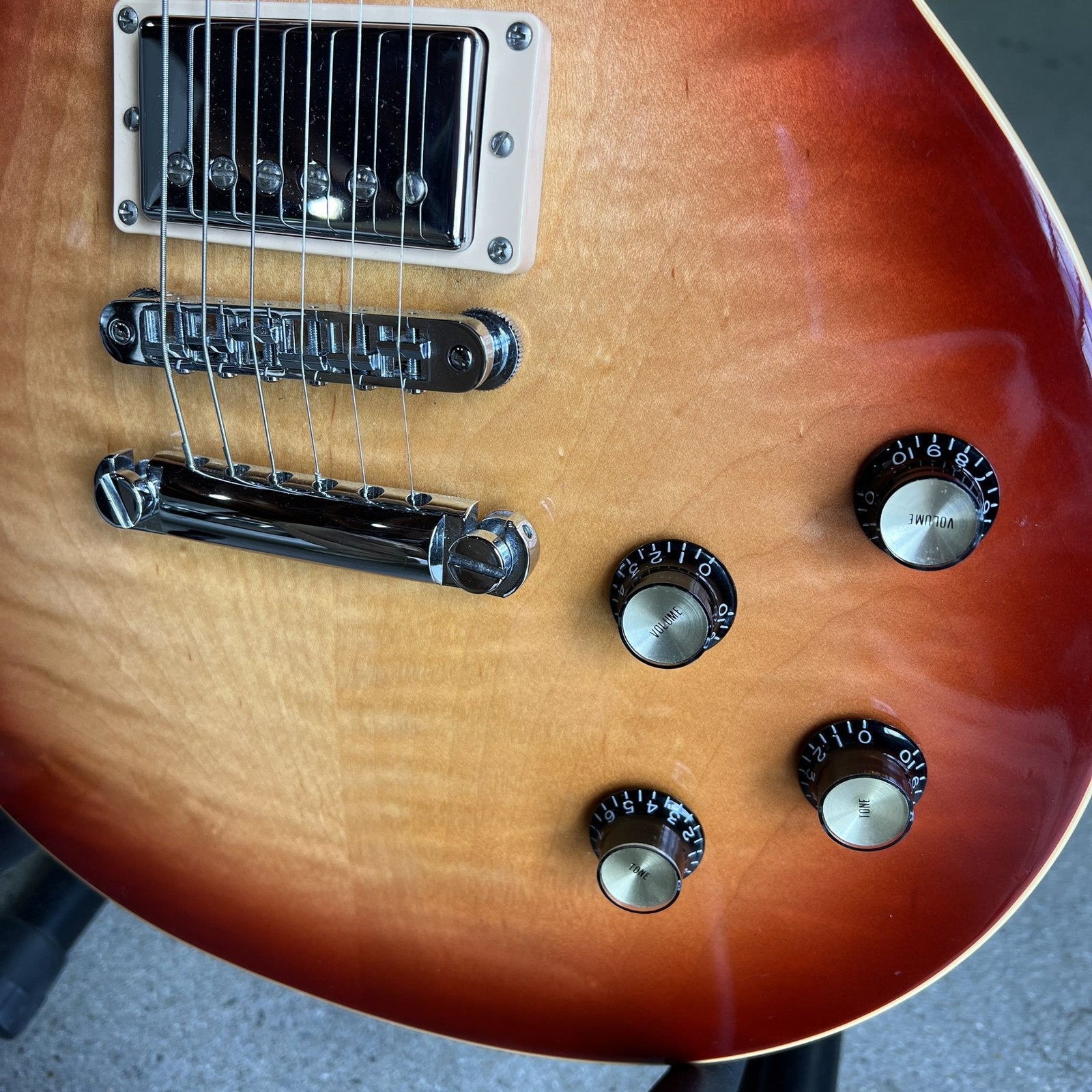 2008 Les Paul Standard, Heritage Cherry Sunburst