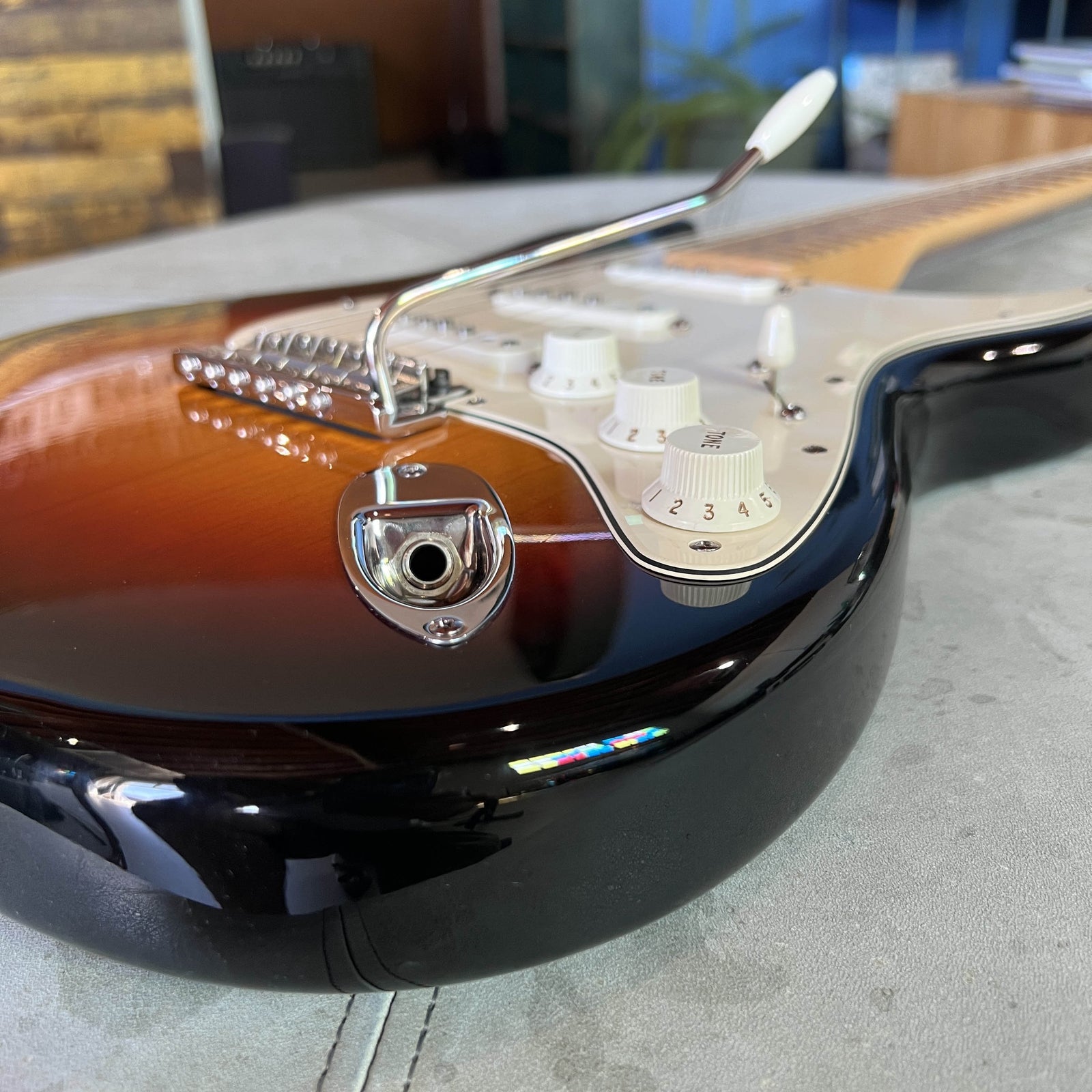 2008 Fender American Standard Stratocaster – 3-Color Sunburst with Maple Fingerboard (Excellent Condition)