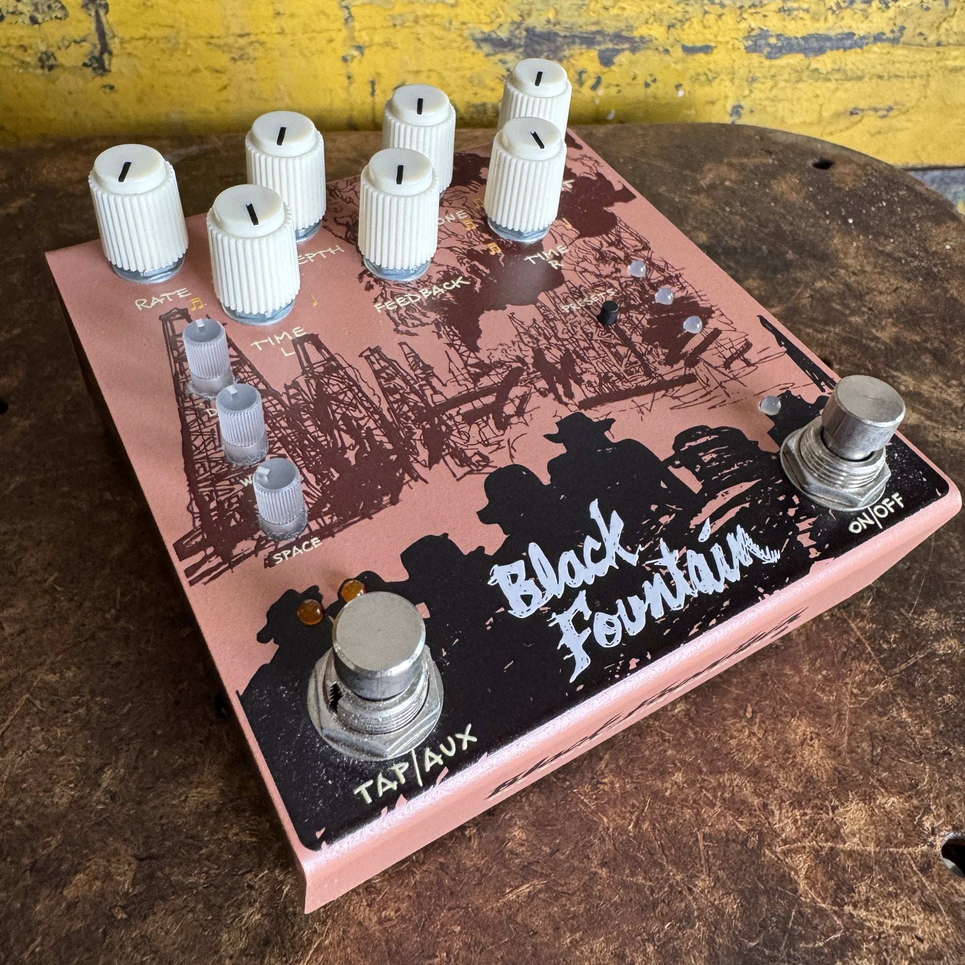 Old Blood Noise Endeavors Black Fountain Stereo - Terracotta