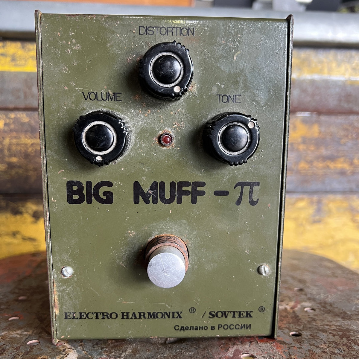 Vintage Electro-Harmonix Sovtek Big Muff Pi V7 "Green Russian" Bubble Font Fuzz Pedal
