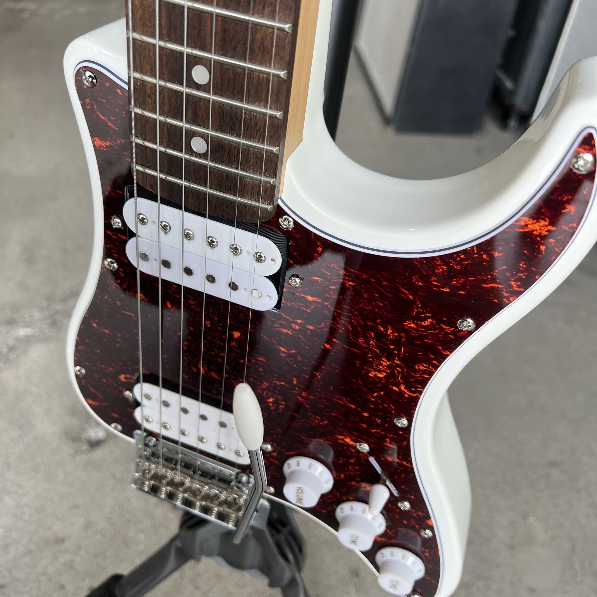 Traveler Guitar Travelcaster HH Deluxe - Olympic White