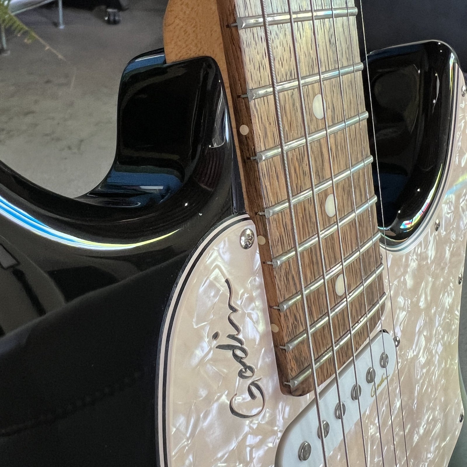 2019 Godin Session LTD - Black