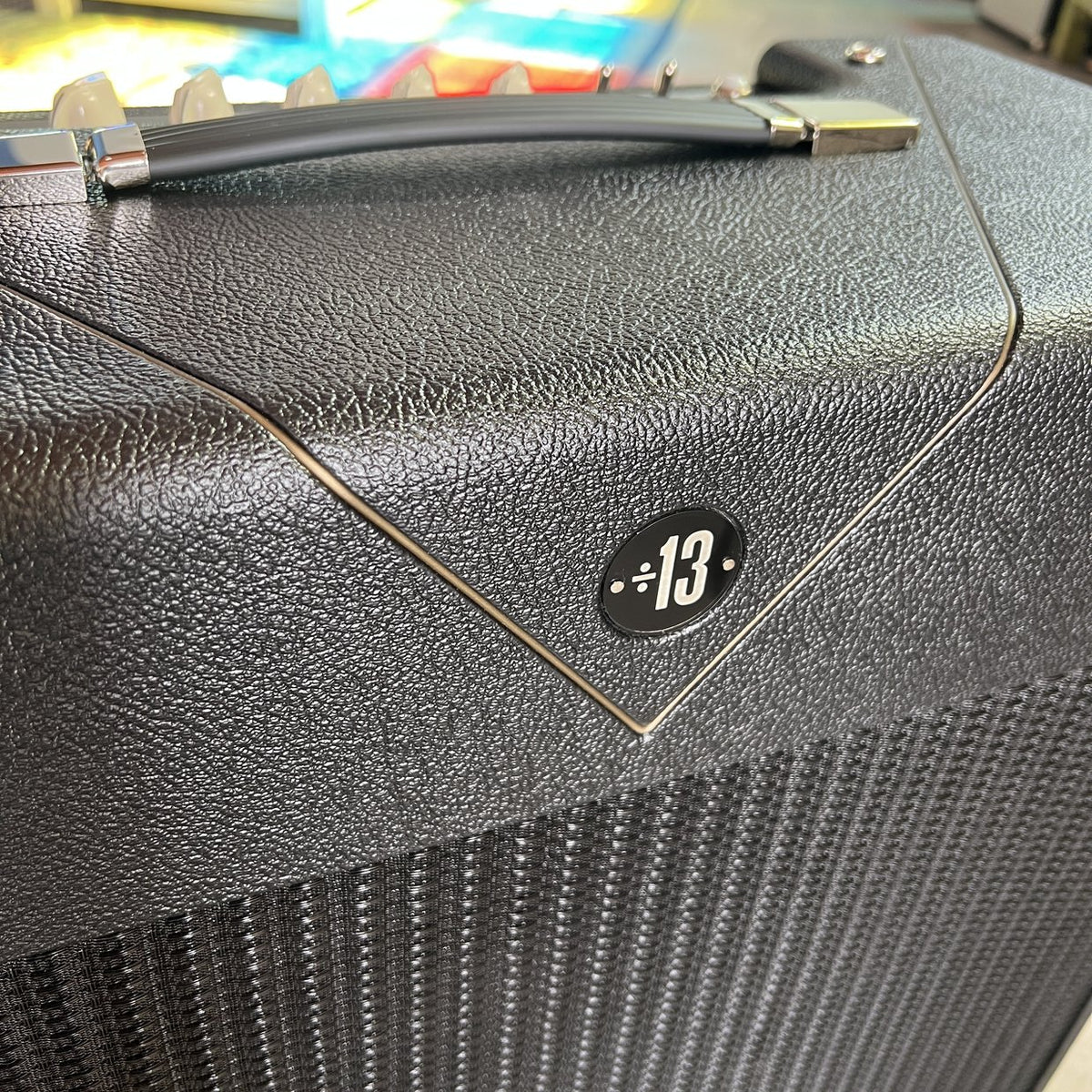 Divided by 13 AMW 39 Combo - Black Bronco Tolex / Black V