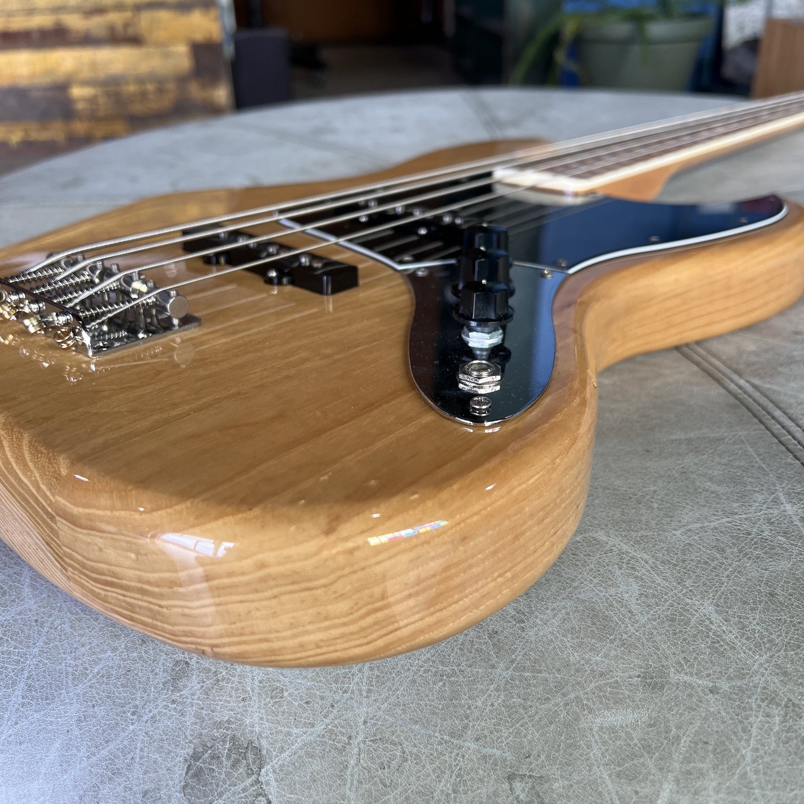 Fender Crafted in Japan (CIJ) 1975 Reissue Jazz Bass (JB75) – Natural Ash with Maple Neck (2004-2005)