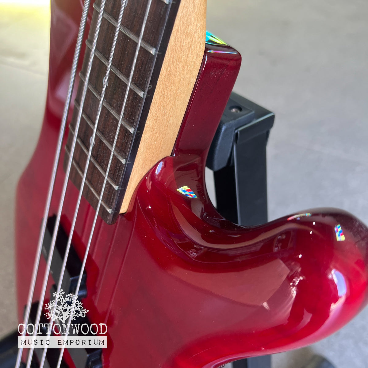 Yamaha MB-65 Motion B "Made in Japan" 1993 – 32" Medium Scale Bass – Cherry Finish