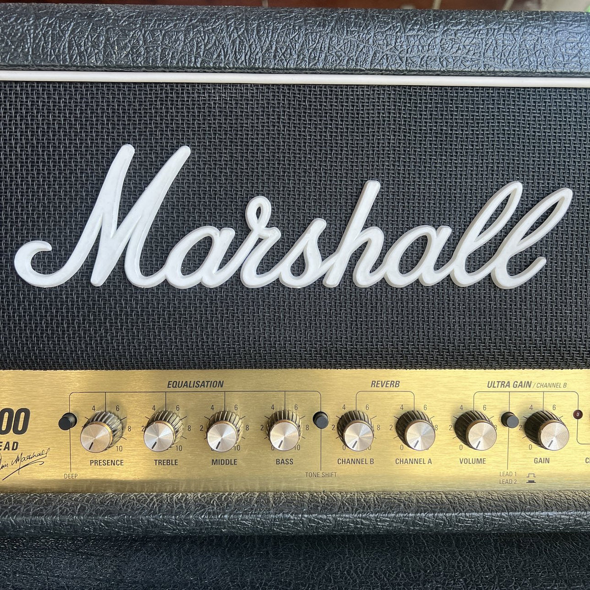 Marshall JCM 2000 DSL 100 Head & 1960AV 4x12 Cabinet