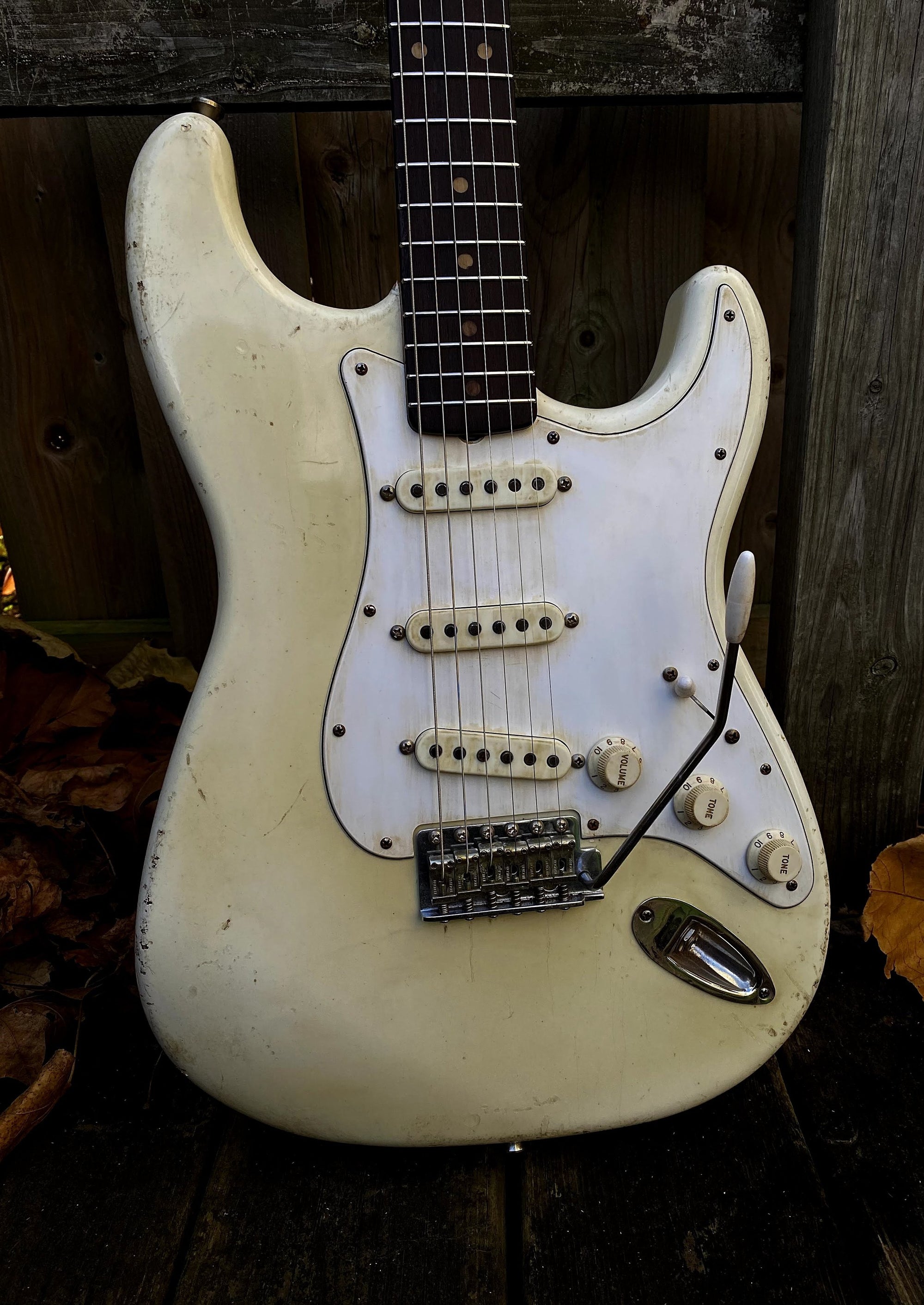 Revelator Guitars - '60 SuperKing S-Style - Nicotine Stained Olympic White